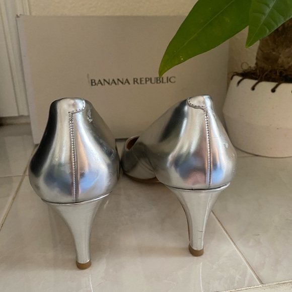 Banana Republic leather super silver heels - Picture 3 of 7